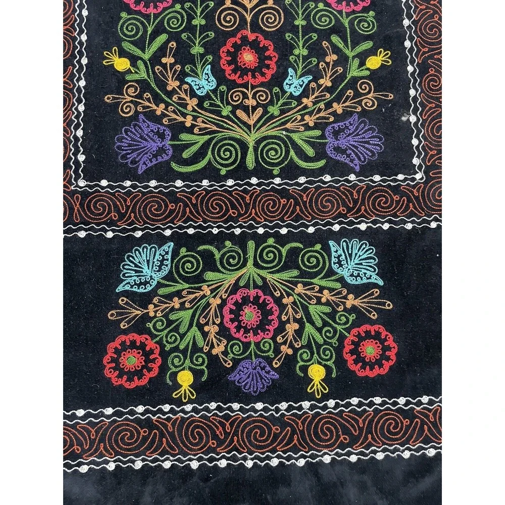 Vtg Uzbek Suzani Handmade Embroidery‎ on Velvet Tablecloth Wall Hanging 53